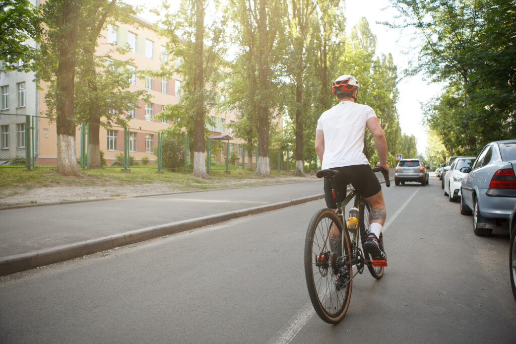 Dicas de segurança para ultrapassagem de ciclistas - Cursos de Trânsito
